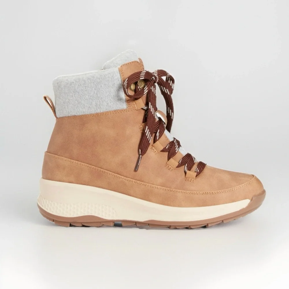 Women’s Winter Boots Size 7.5